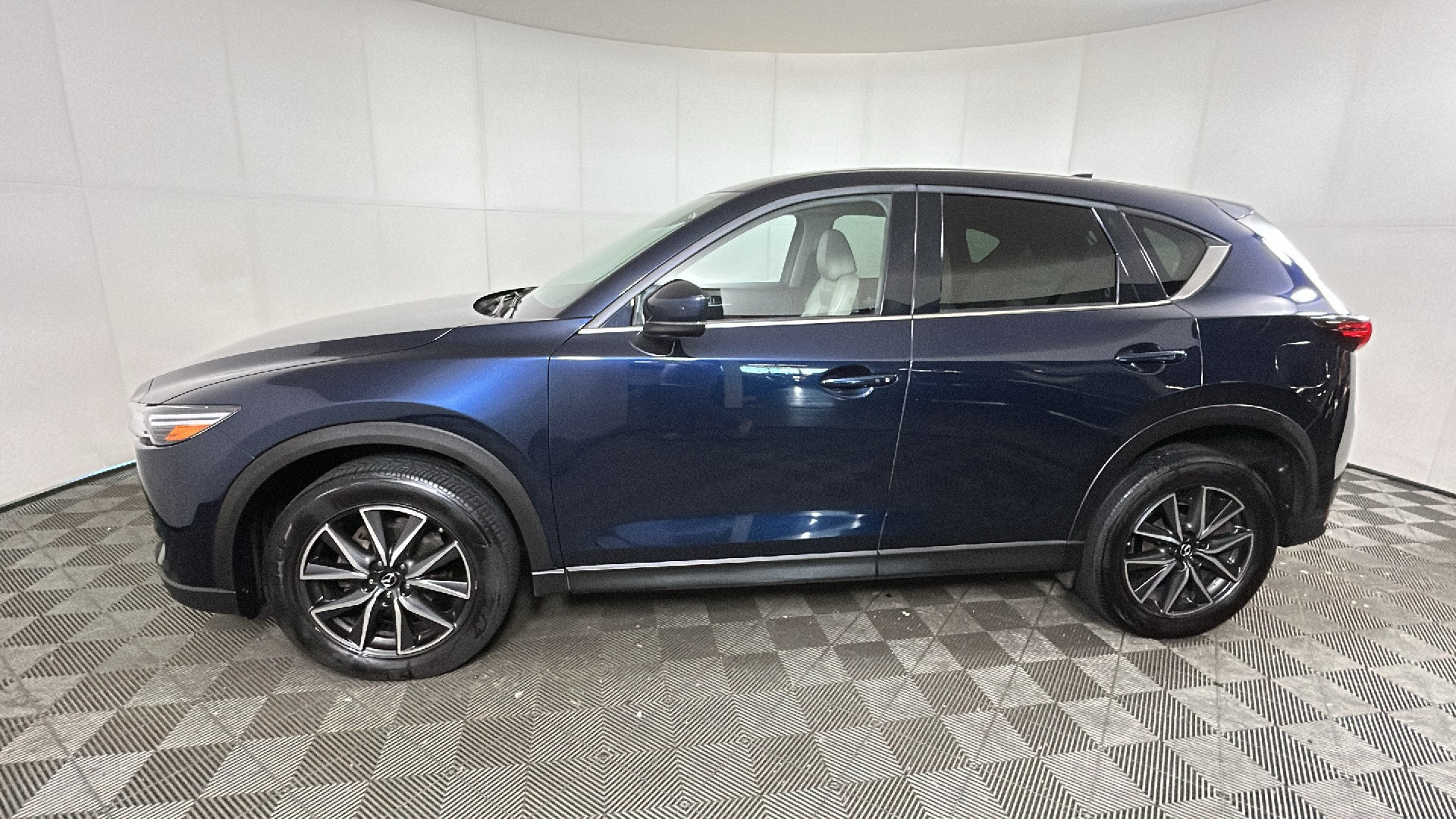 Used 2017 MAZDA CX-5 Grand Touring AWD/4WD image 6