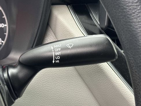 Used 2023 Toyota Corolla Cross L image 10