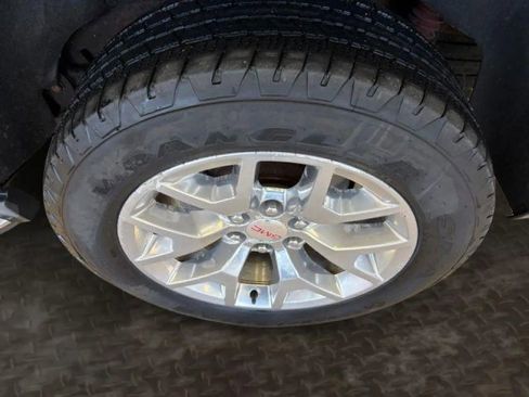 Used 2017 GMC Yukon SLT w/ Open Road Package AWD/4WD image 36