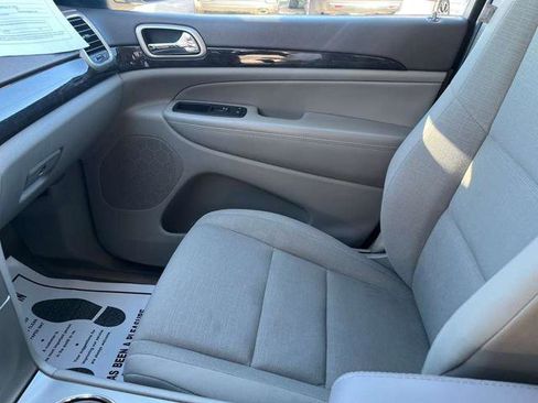 Used 2013 Jeep Grand Cherokee Laredo w/ Laredo E Group image 20