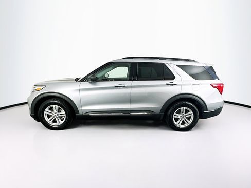 Used 2020 Ford Explorer XLT image 4