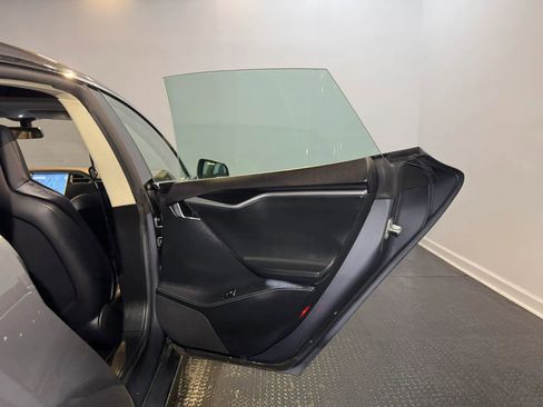 Used 2013 Tesla Model S Performance RWD image 21