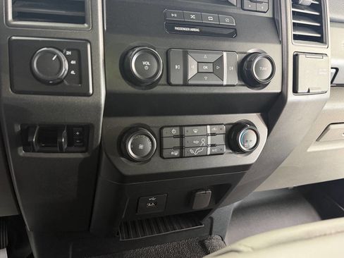 Used 2021 Ford F550 4x4 Regular Cab Super Duty image 41