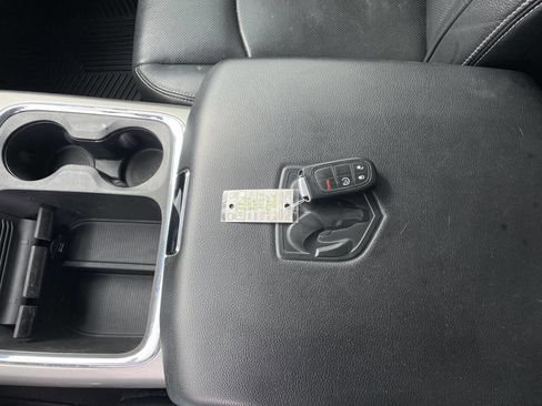 Used 2016 RAM 1500 Laramie w/ Convenience Group AWD/4WD image 25