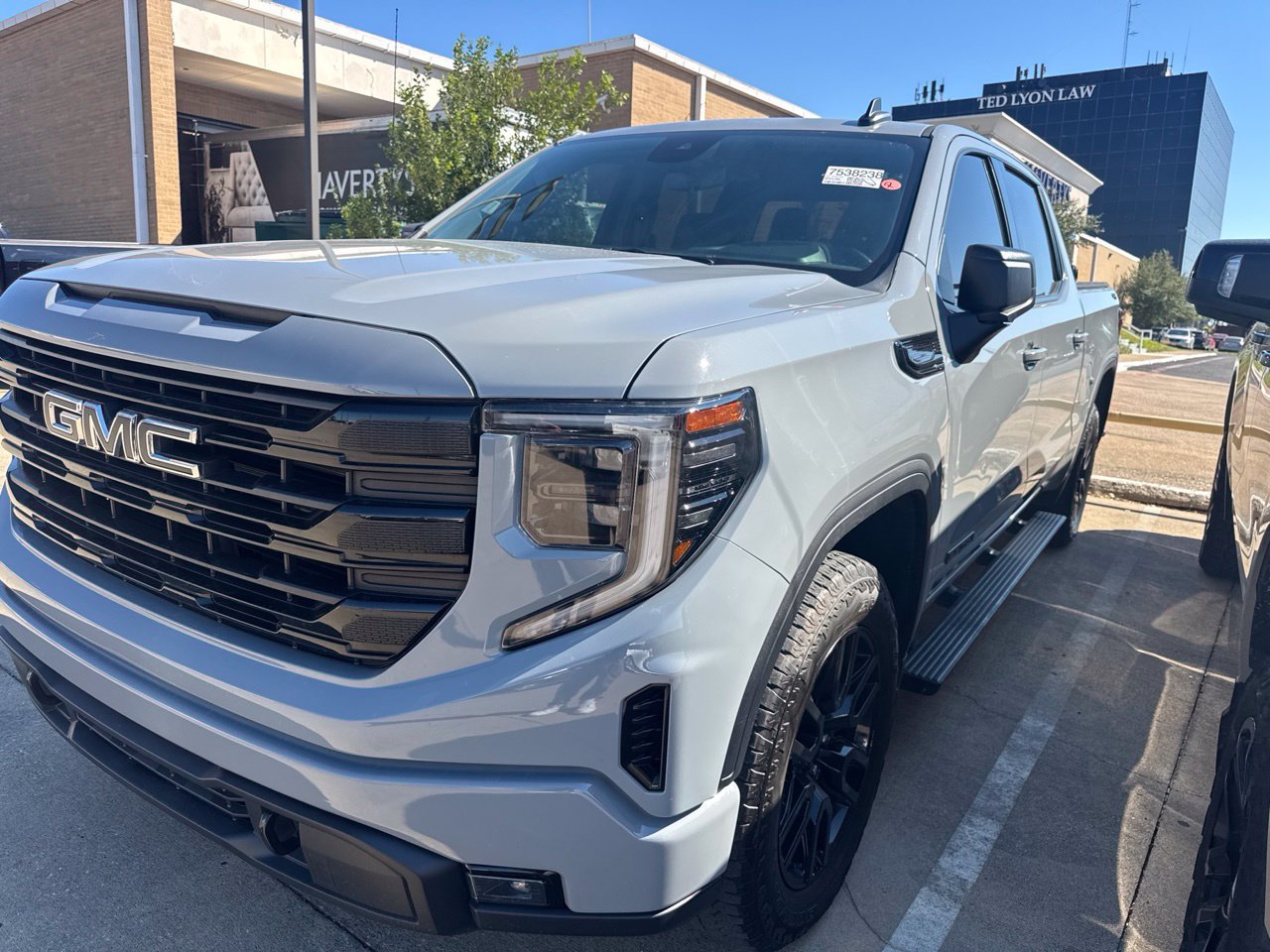 Used 2024 GMC Sierra 1500 Elevation AWD/4WD image 1