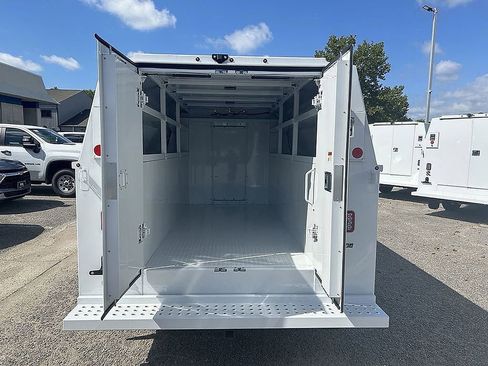 New 2025 Chevrolet Express 3500 w/ Power Convenience Package image 25