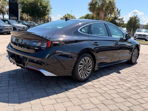 Used 2025 Hyundai Sonata Limited FWD image 9