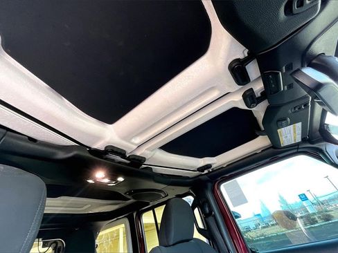 Used 2021 Jeep Wrangler Unlimited Rubicon image 15