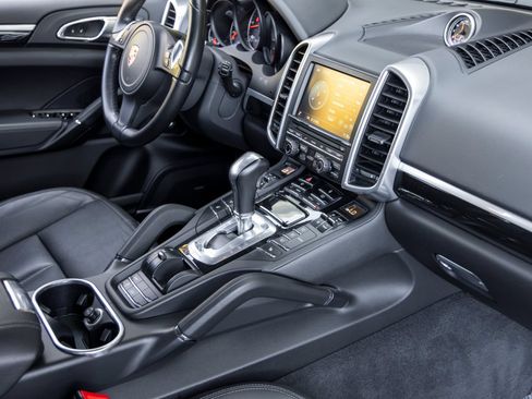 Used 2013 Porsche Cayenne Diesel AWD/4WD image 64