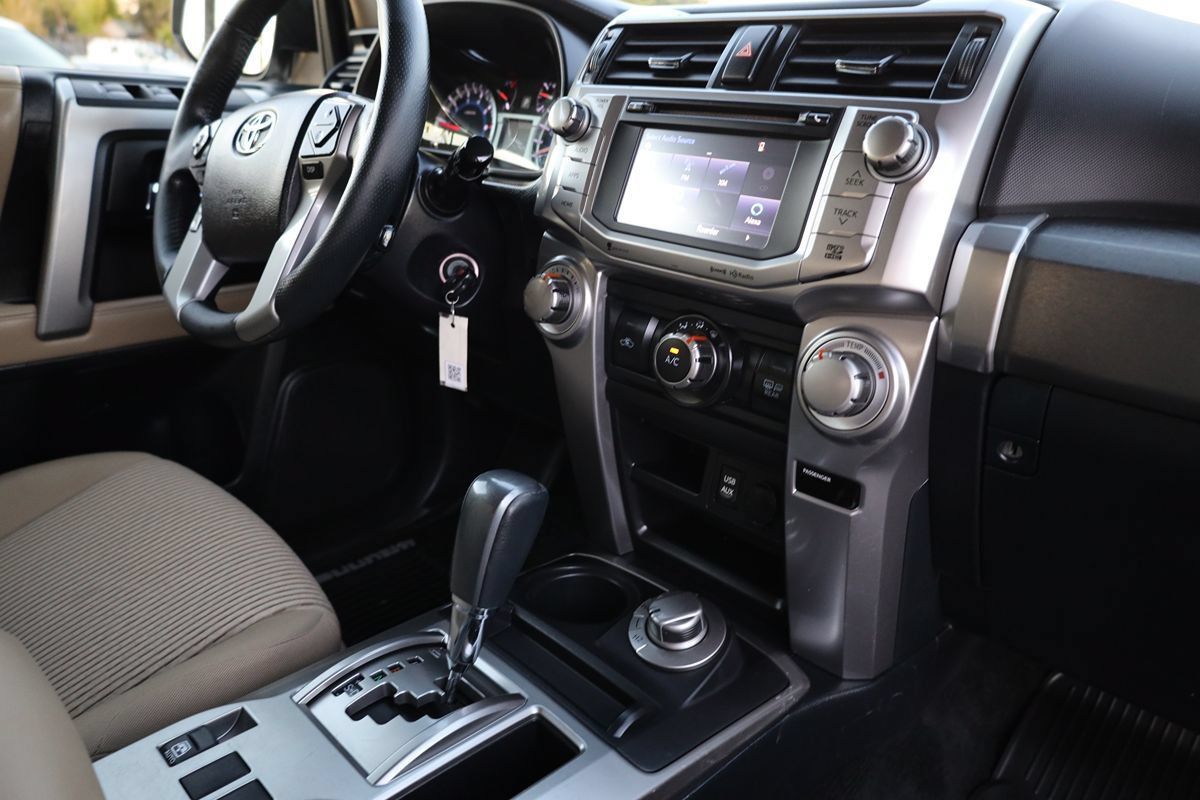 Used 2018 Toyota 4Runner SR5 AWD/4WD image 20