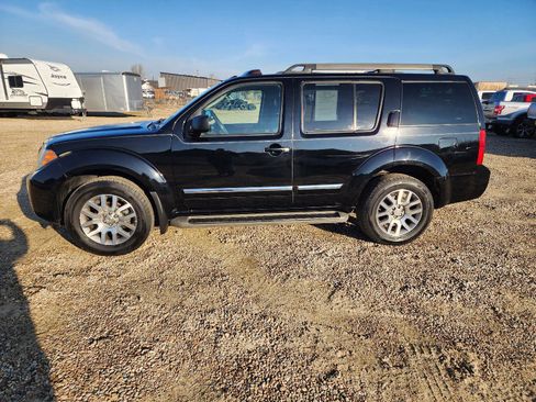 Used 2012 Nissan Pathfinder LE image 6
