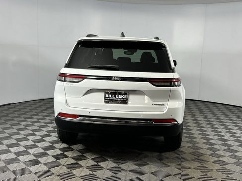 Certified 2023 Jeep Grand Cherokee Laredo image 9