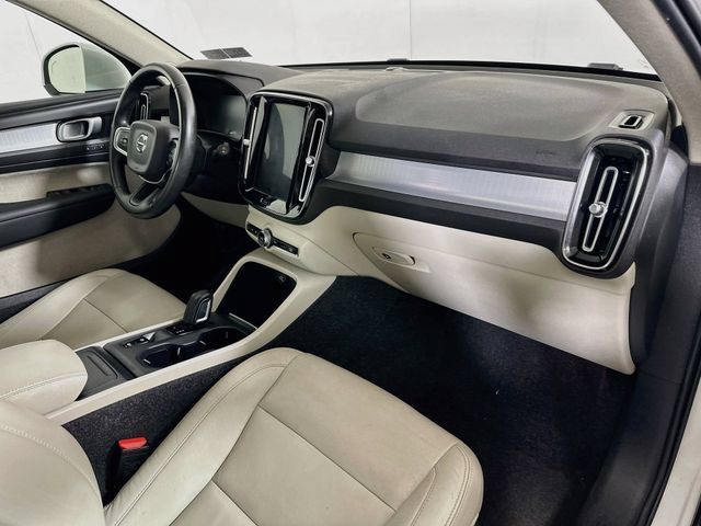 Used 2021 Volvo XC40 T5 Momentum w/ Protection Package Premier AWD/4WD image 35