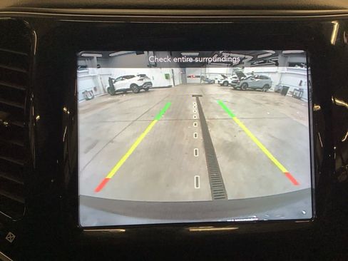 Used 2019 Jeep Cherokee Limited image 19