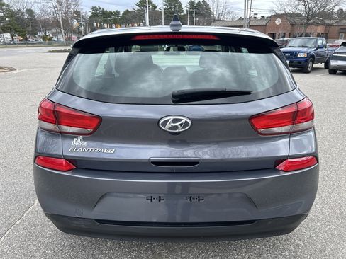 Used 2019 Hyundai Elantra GT FWD image 6
