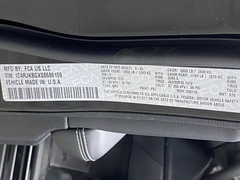 New 2025 Jeep Grand Cherokee L Limited w/ Black Appearance Package image 44