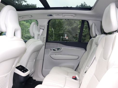 Used 2021 Volvo XC90 T6 Inscription w/ Advanced Package AWD/4WD image 32