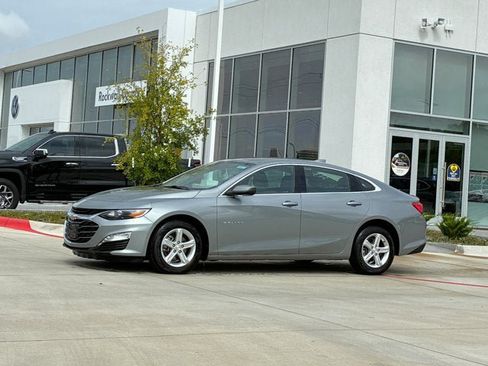 Used 2024 Chevrolet Malibu LT FWD image 2