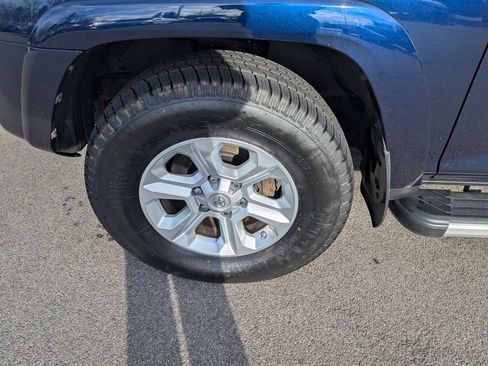 Used 2020 Toyota 4Runner SR5 Premium w/ Moonroof Package image 12