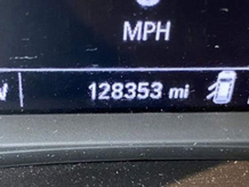 Used 2022 Chevrolet Equinox LS image 11