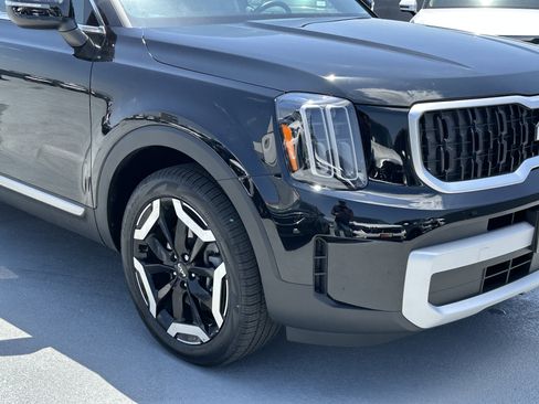 Used 2025 Kia Telluride EX FWD image 14