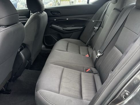 Used 2023 Nissan Altima 2.5 S FWD image 13