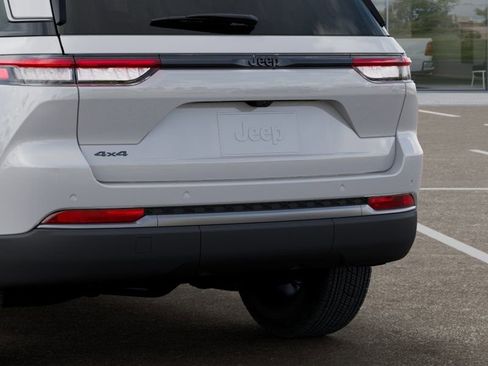New 2026 Jeep Grand Cherokee Altitude AWD/4WD image 14