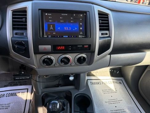 Used 2010 Toyota Tacoma 4x4 Regular Cab image 18