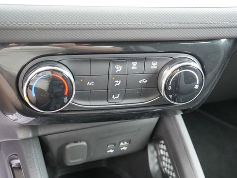 Used 2024 Chevrolet TrailBlazer LT FWD image 19