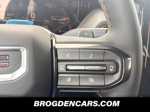 New 2026 GMC Yukon XL AT4 AWD/4WD image 5
