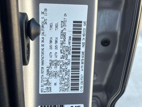 Used 2021 Toyota Tacoma TRD Off-Road w/ Technology Package RWD image 27