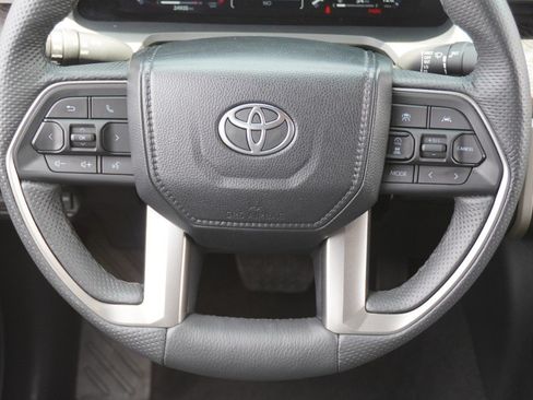 Used 2024 Toyota Tacoma Limited w/ Limited Package (LT) AWD/4WD image 32