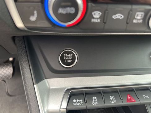 Used 2024 Audi Q3 2.0T Premium image 27