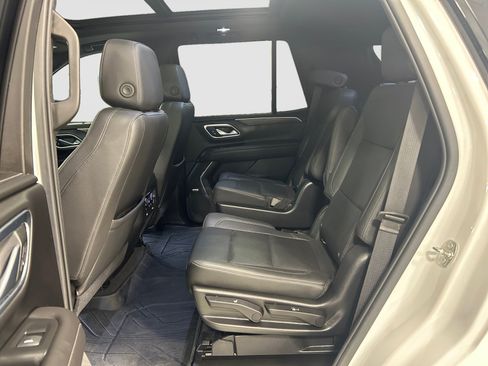 Used 2021 Chevrolet Tahoe Z71 w/ Luxury Package AWD/4WD image 21