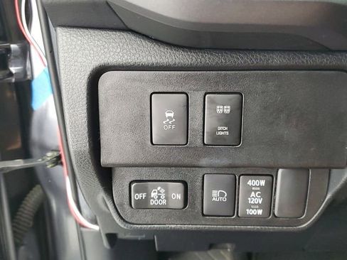 Used 2021 Toyota Tacoma TRD Off-Road AWD/4WD image 31