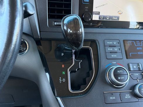 Used 2016 Toyota Sienna XLE Premium w/ Protection Package image 23