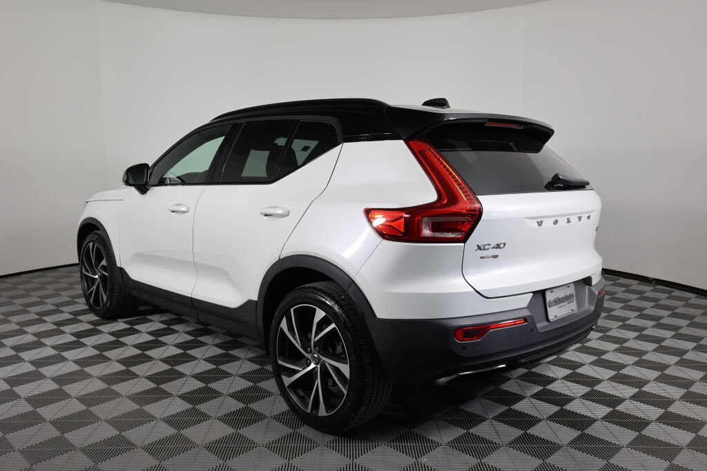 Used 2020 Volvo XC40 T5 R-Design AWD/4WD image 4