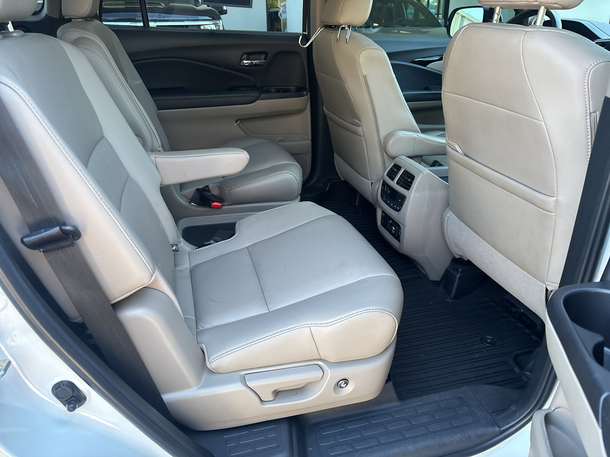 Used 2021 Honda Pilot Touring image 26