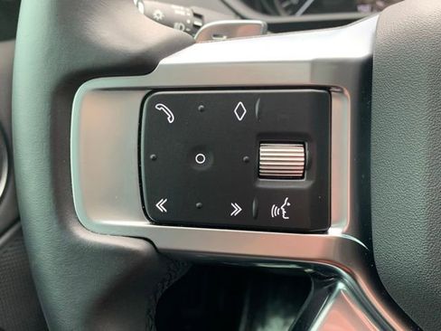 Used 2023 Land Rover Discovery S image 26