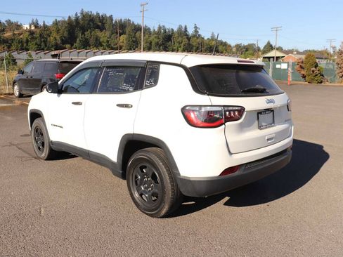 Used 2018 Jeep Compass Sport FWD image 7