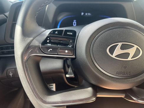 Used 2025 Hyundai Elantra Sport FWD image 15