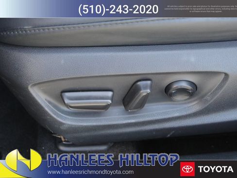 Used 2022 Toyota Prius XLE FWD image 13