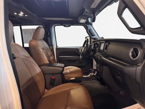 Used 2020 Jeep Wrangler Unlimited Sahara image 26