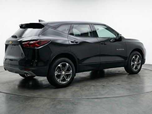 Used 2025 Chevrolet Blazer LT FWD image 9