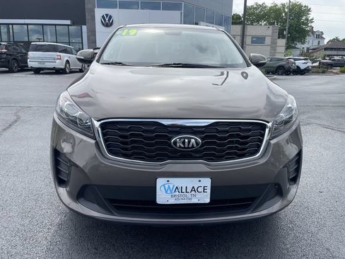 Used 2019 Kia Sorento AWD image 2