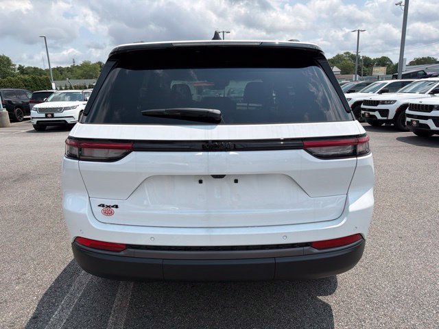 New 2026 Jeep Grand Cherokee Altitude AWD/4WD image 4
