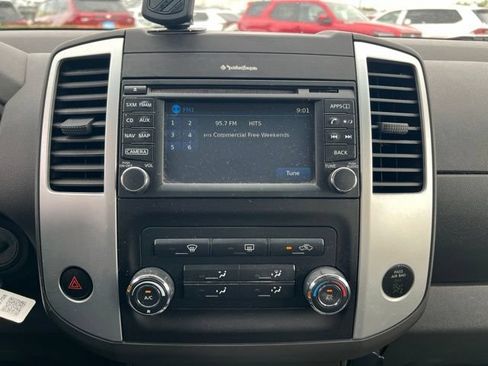 Used 2015 Nissan Xterra PRO-4X w/ Pro-4x Leather Package AWD/4WD image 17