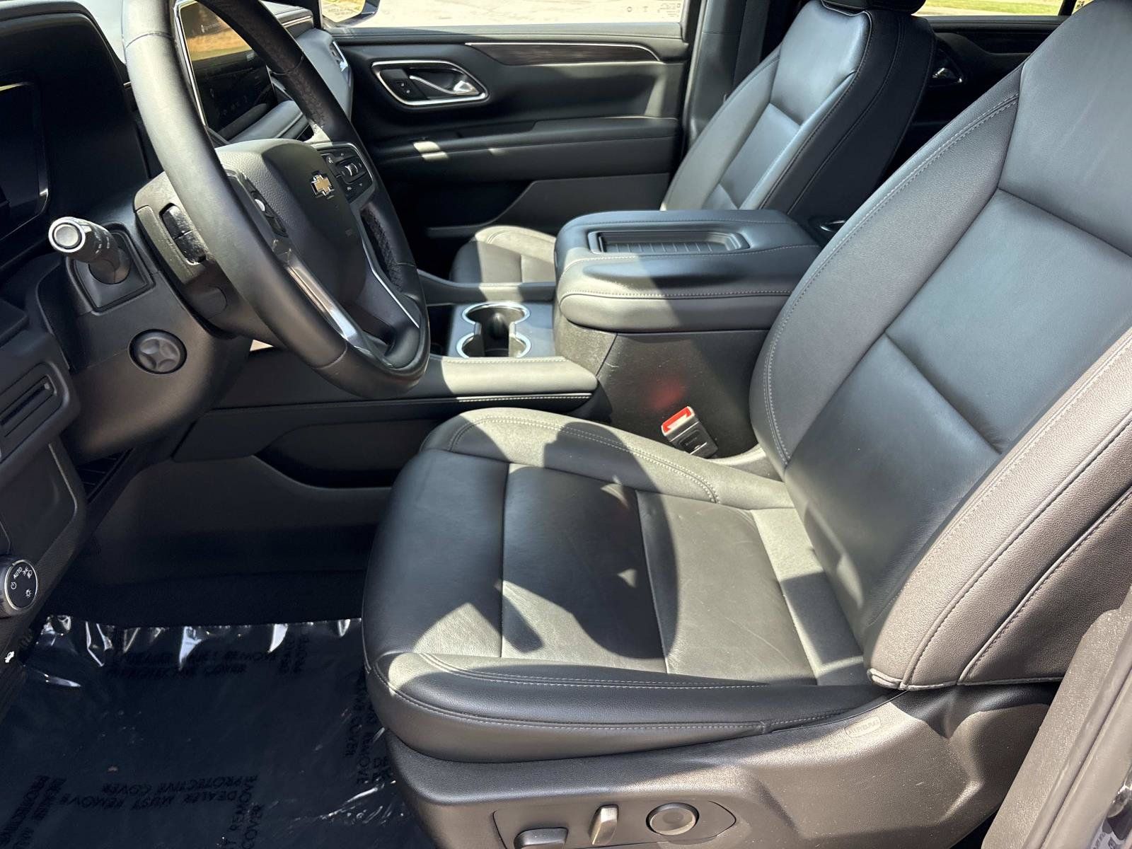 Used 2024 Chevrolet Tahoe LT w/ Luxury Package RWD image 14