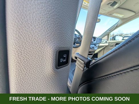Used 2024 Chrysler Pacifica Touring-L image 39
