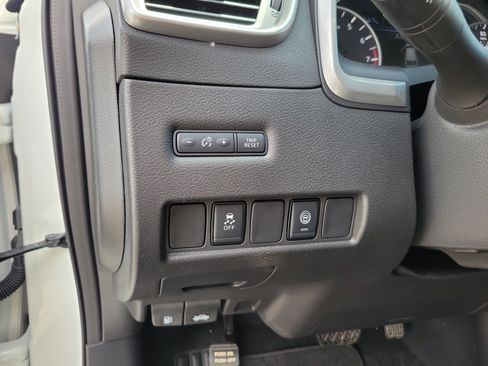 Used 2024 Nissan Murano SV AWD/4WD image 23